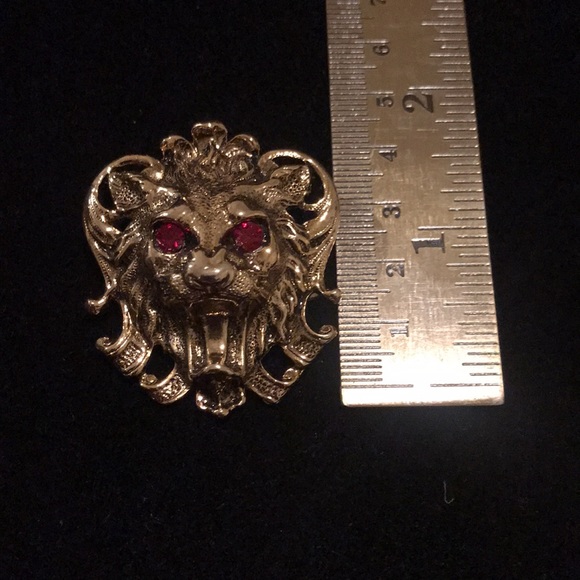 Unique Vintage Lion Brooch with Red Crystal Eyes/ mouth open - Picture 6 of 7